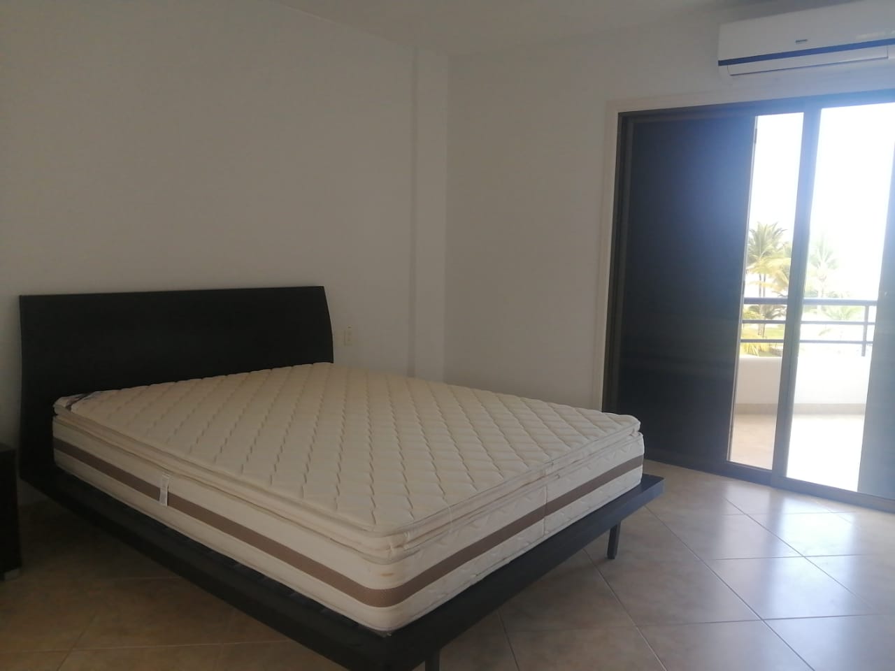 Se Vende Departamento Sector Casa Blanca - SAME - ESMERALDAS