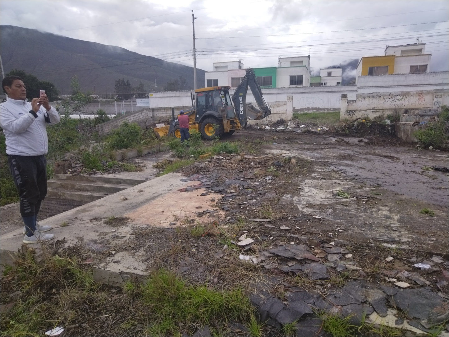 SE VENDE TERRENO SECTOR MITAD DEL MUNDO - SAN ANTONIO DE PICHINCHA