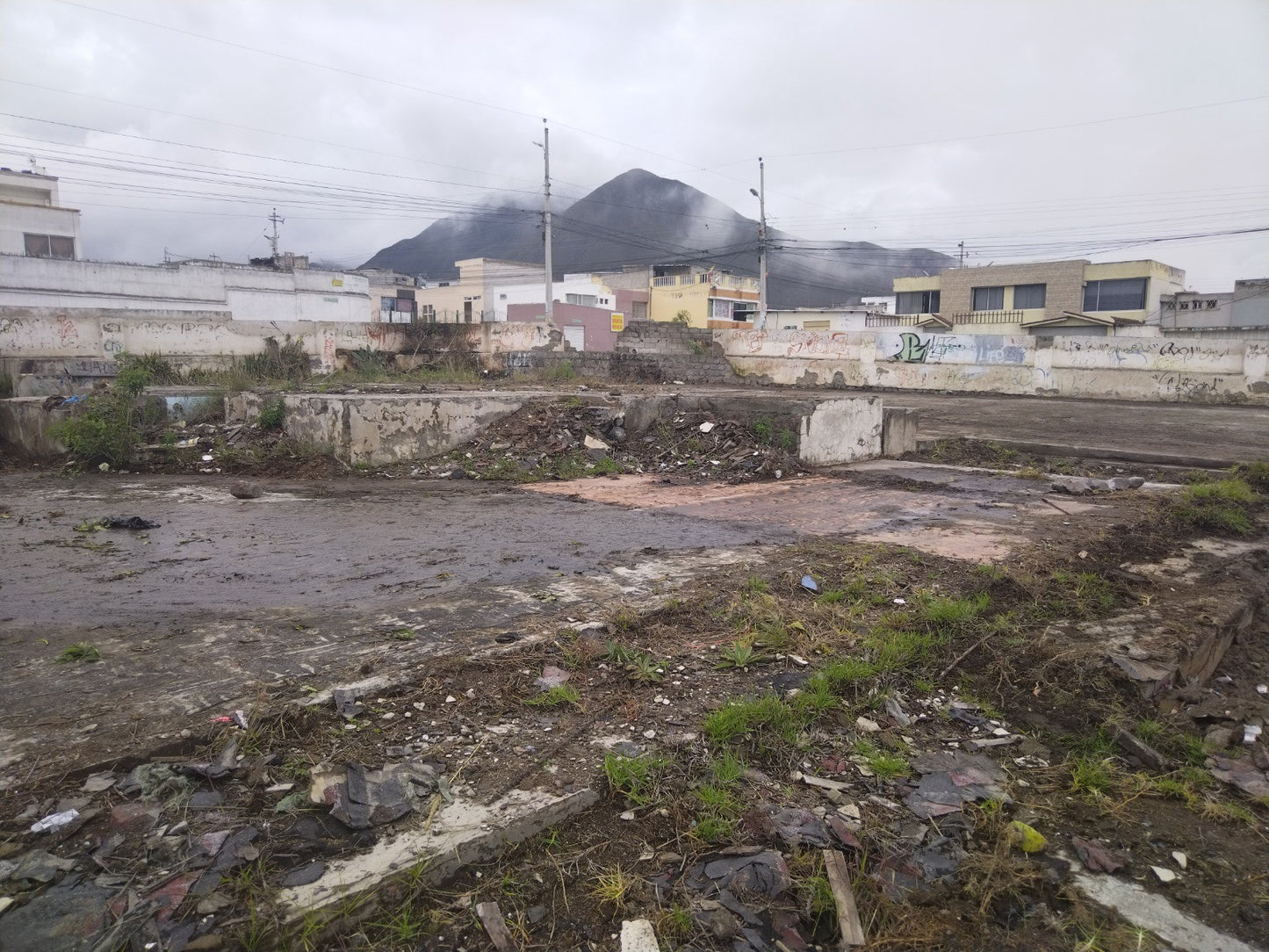 SE VENDE TERRENO SECTOR MITAD DEL MUNDO - SAN ANTONIO DE PICHINCHA