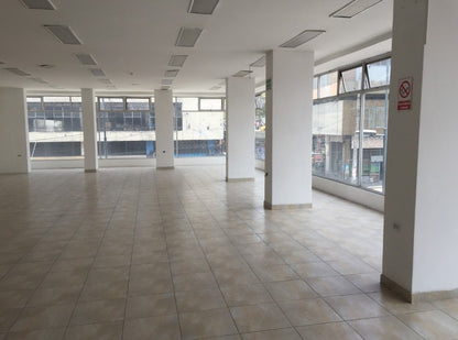 SE VENDE EDIFICIO EN LA AV. 10 DE AGOSTO Y JUAN PABLO ARENAS SECTOR CONSEJO PROVINCIAL