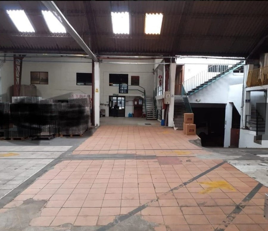 SE VENDE BODEGA - GALPON EN SECTOR CENTRO DE QUITO