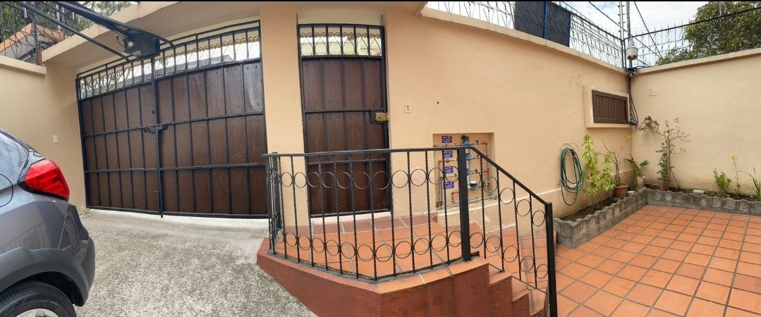 SE VENDE EDIFICIO RENTERO SECTOR LOS ALAMOS ENTRE AV. 6 DE DICIEMBRE Y ELOY ALFARO
