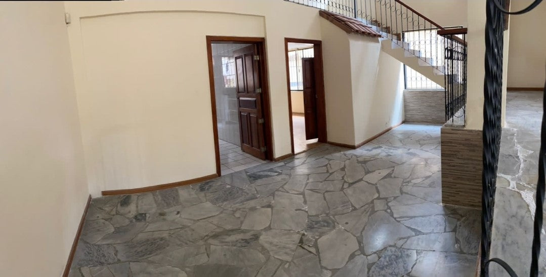 SE VENDE EDIFICIO RENTERO SECTOR LOS ALAMOS ENTRE AV. 6 DE DICIEMBRE Y ELOY ALFARO