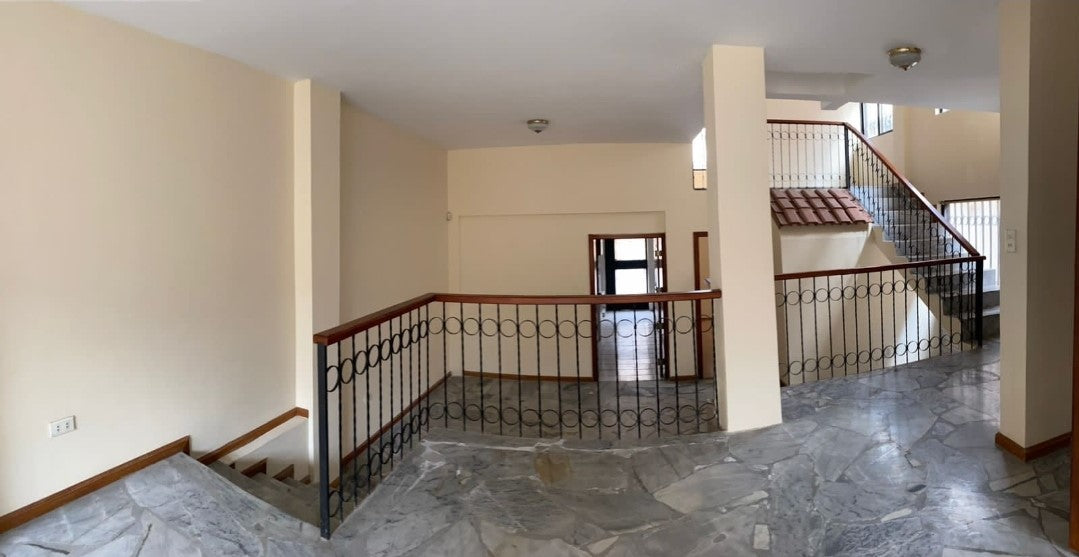 SE VENDE EDIFICIO RENTERO SECTOR LOS ALAMOS ENTRE AV. 6 DE DICIEMBRE Y ELOY ALFARO