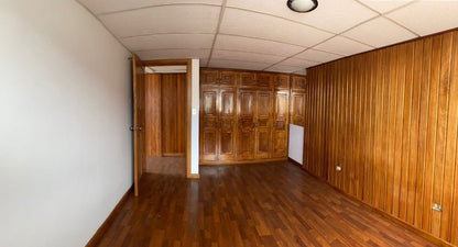 SE VENDE EDIFICIO RENTERO SECTOR LOS ALAMOS ENTRE AV. 6 DE DICIEMBRE Y ELOY ALFARO