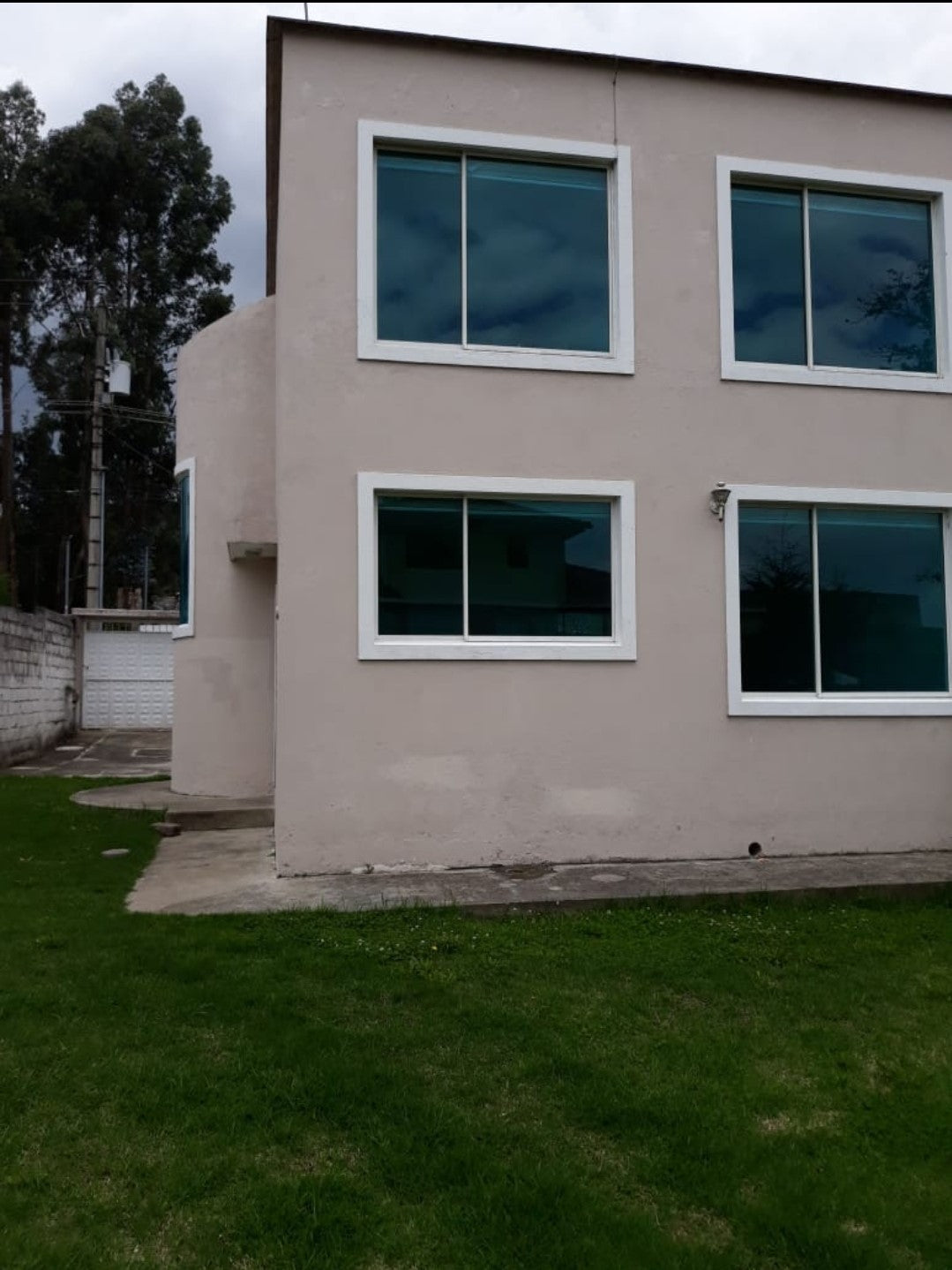 SE VENDE DOS CASAS EN EL MISMO TERRENO SECTOR CLUB LOS CHILLOS.