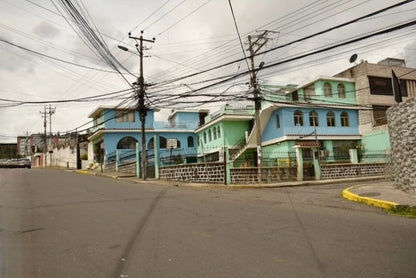 SE VENDE CASA O TERRENO SECTOR REAL AUDIENCIA - BARRIO LA OFELIA - PARROQUIA PONCEANO