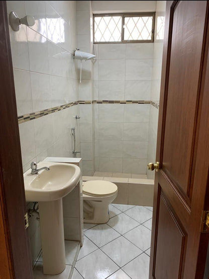 Se Vende Departamento Dentro de La Urbanización La Garzota - Guayaquil