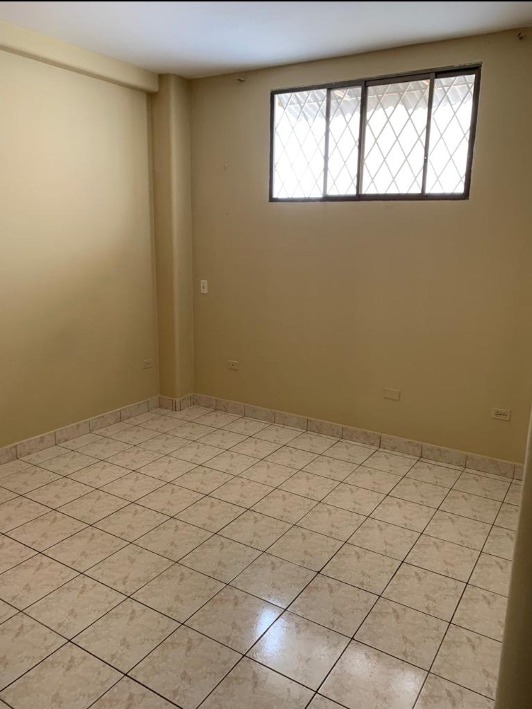 Se Vende Departamento Dentro de La Urbanización La Garzota - Guayaquil