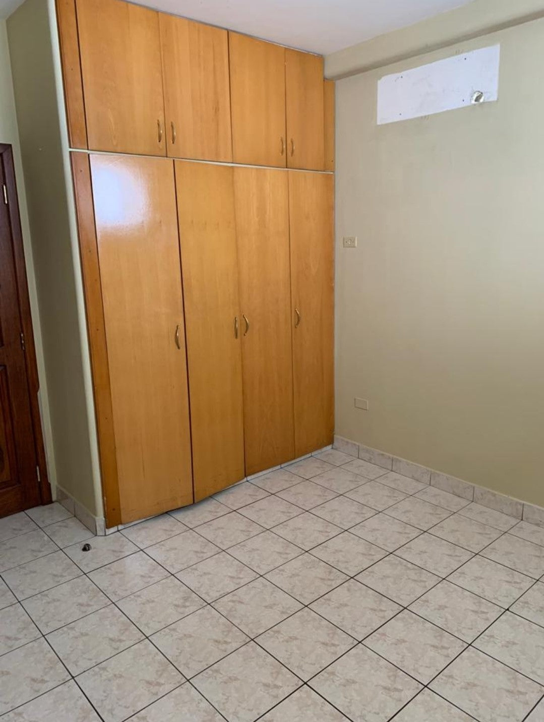 Se Vende Departamento Dentro de La Urbanización La Garzota - Guayaquil