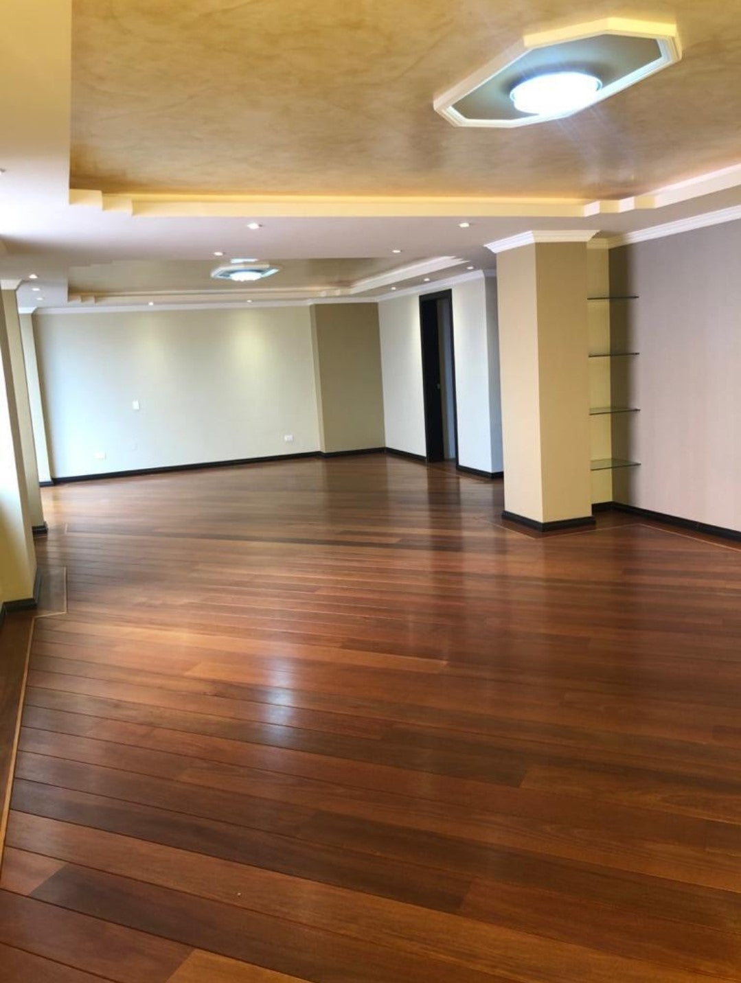 Se Vende Departamento Duplex Sector Colinas del Pichincha