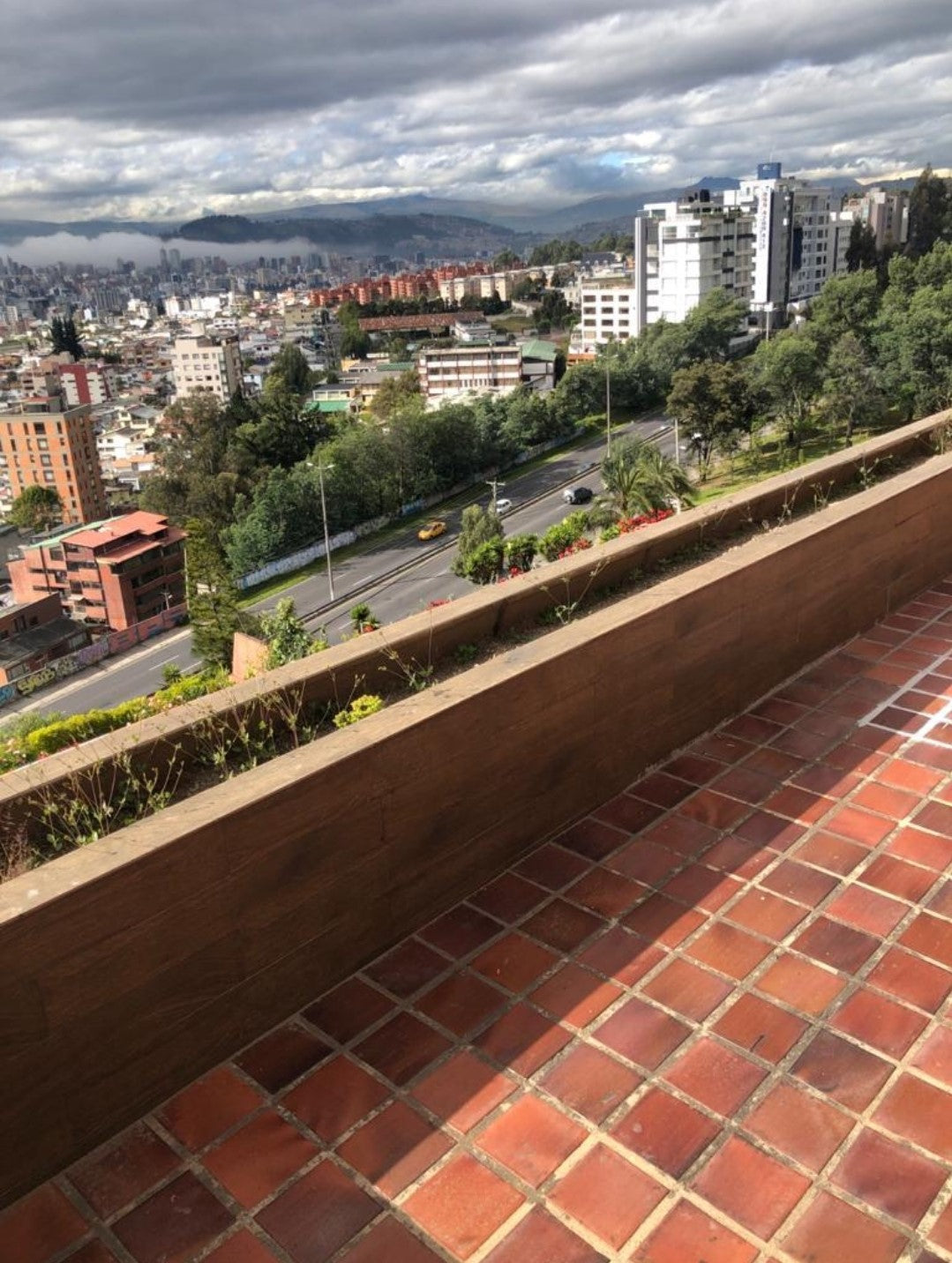 Se Vende Departamento Duplex Sector Colinas del Pichincha