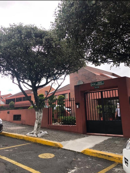 Se Vende Departamento Duplex Sector Colinas del Pichincha