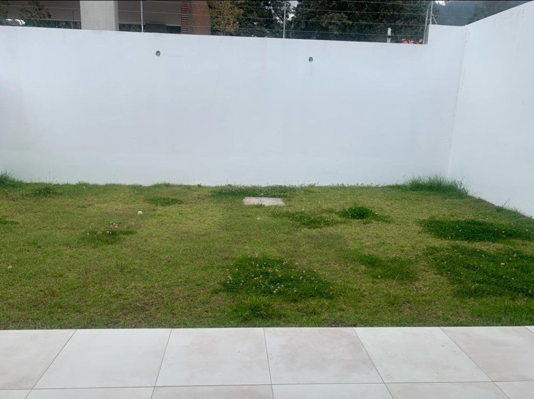 SE VENDE CASA EN SAN JUAN DE CUMBAYA