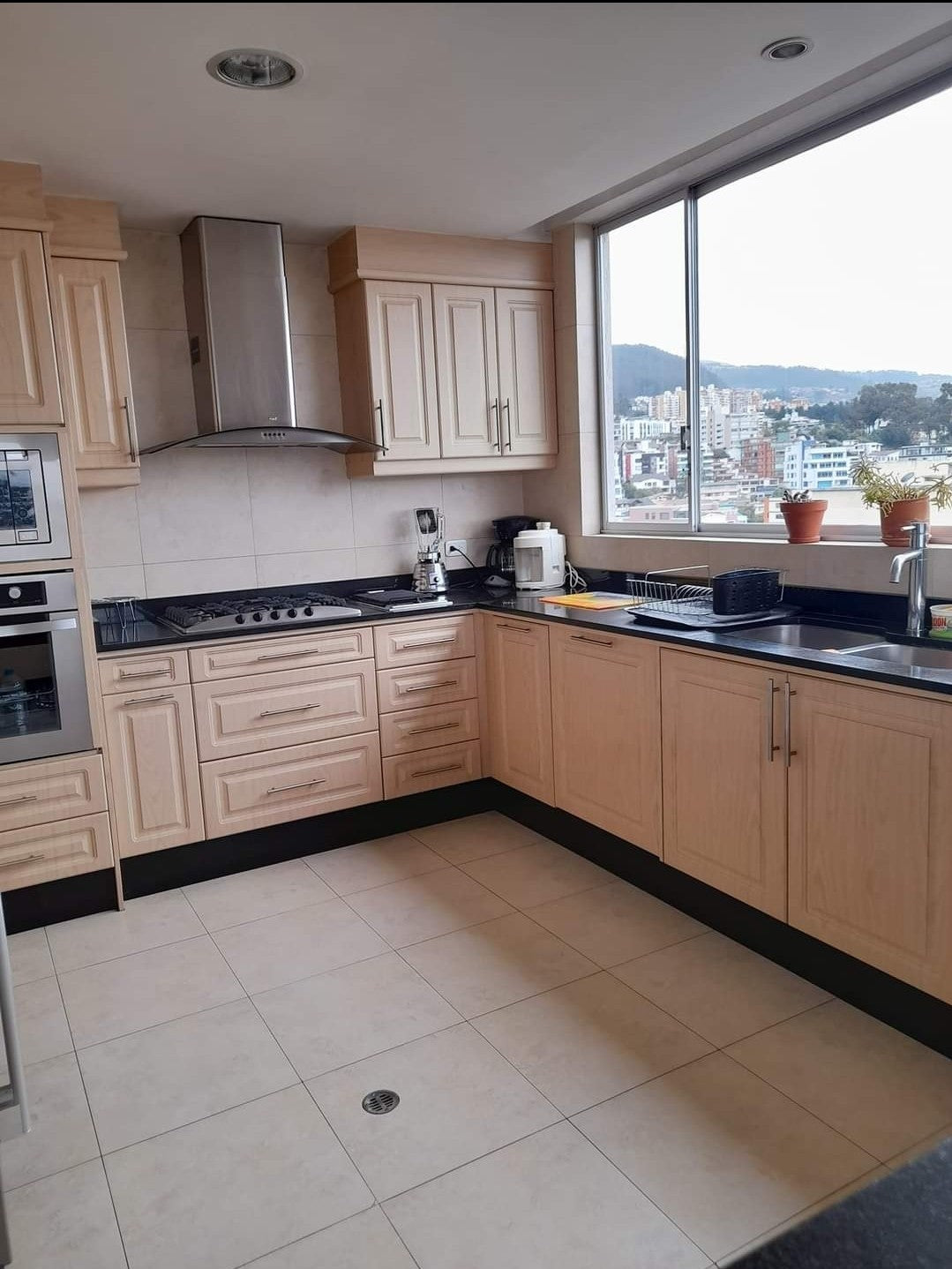 SE VENDE PENTHOUSE DUPLEX SECTOR QUITO TENIS