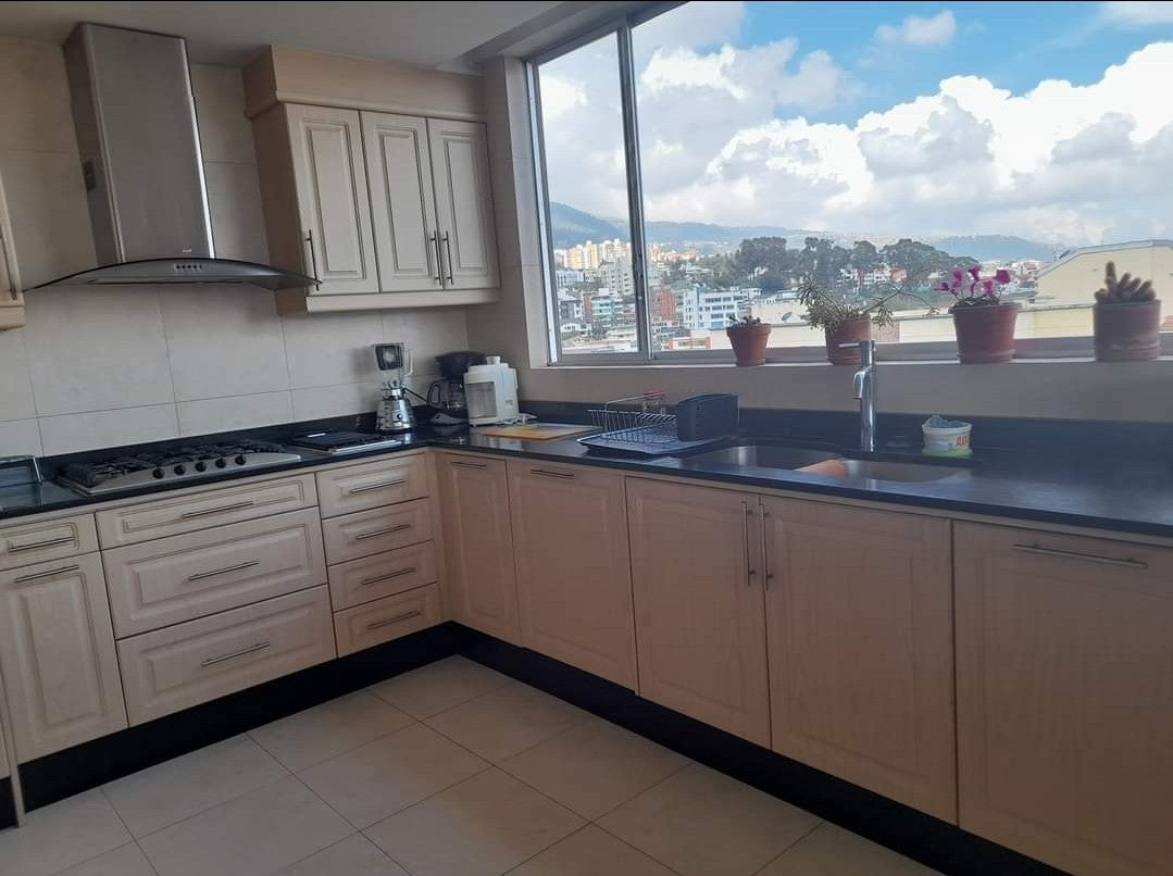 SE VENDE PENTHOUSE DUPLEX SECTOR QUITO TENIS