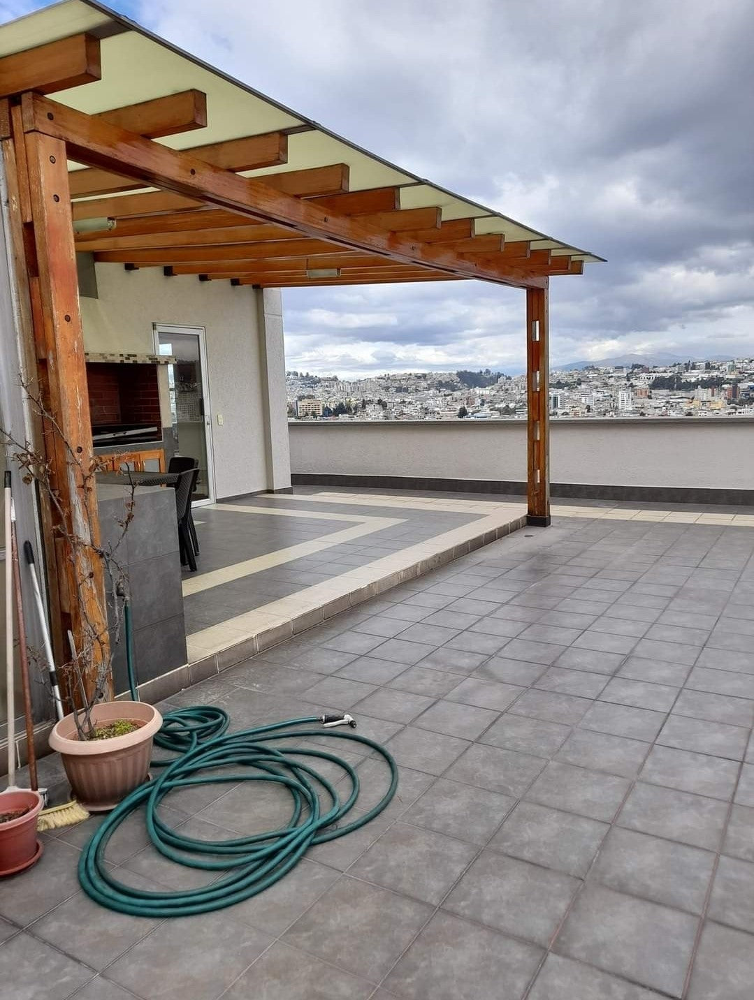 SE VENDE PENTHOUSE DUPLEX SECTOR QUITO TENIS