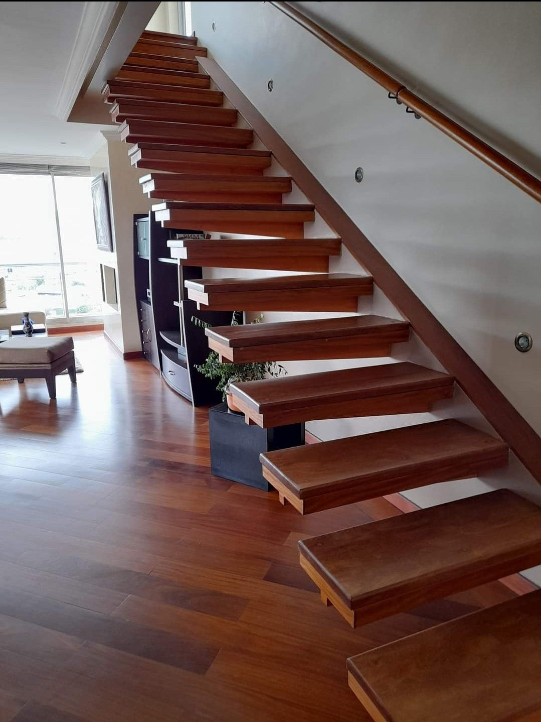 SE VENDE PENTHOUSE DUPLEX SECTOR QUITO TENIS