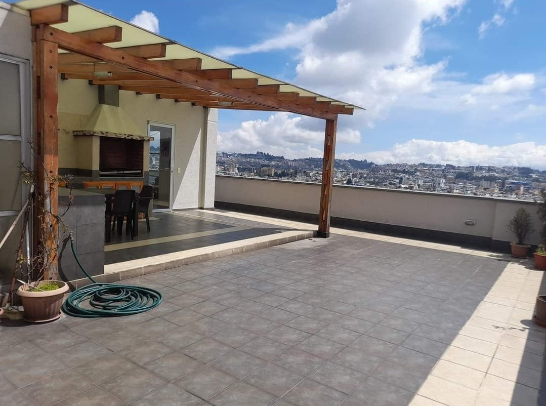 SE VENDE PENTHOUSE DUPLEX SECTOR QUITO TENIS