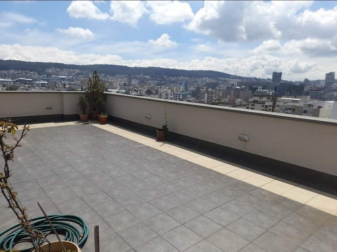 SE VENDE PENTHOUSE DUPLEX SECTOR QUITO TENIS