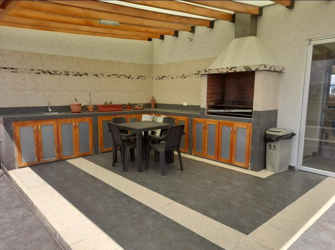 SE VENDE PENTHOUSE DUPLEX SECTOR QUITO TENIS